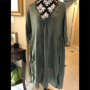 🫶JP and Mattie Stunning Boho ruffle collar, side ties, hi-lo hem tunic